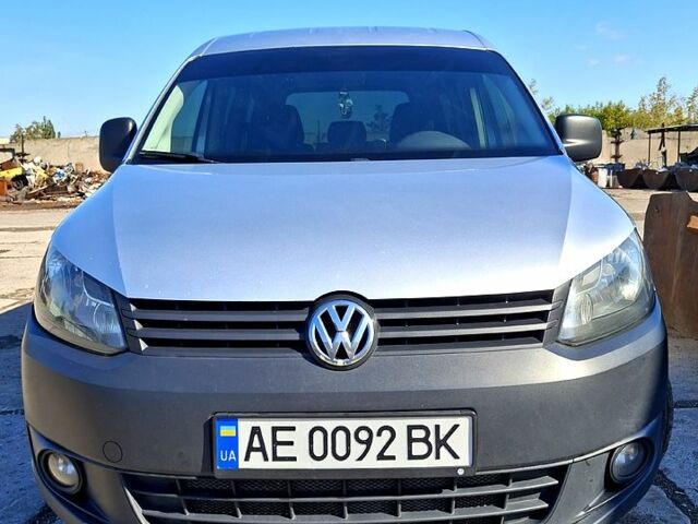Серый Фольксваген Кадди, объемом двигателя 1.6 л и пробегом 434 тыс. км за 10000 $, фото 1 на Automoto.ua