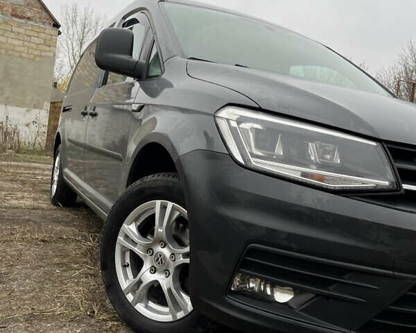 Серый Фольксваген Кадди, объемом двигателя 1.97 л и пробегом 245 тыс. км за 14500 $, фото 1 на Automoto.ua