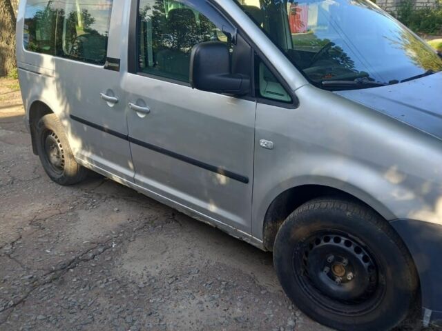 Серый Фольксваген Кадди, объемом двигателя 1.4 л и пробегом 296 тыс. км за 3500 $, фото 1 на Automoto.ua