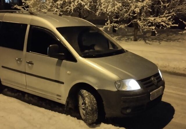Сірий Фольксваген Кадді, об'ємом двигуна 2 л та пробігом 212 тис. км за 4499 $, фото 1 на Automoto.ua