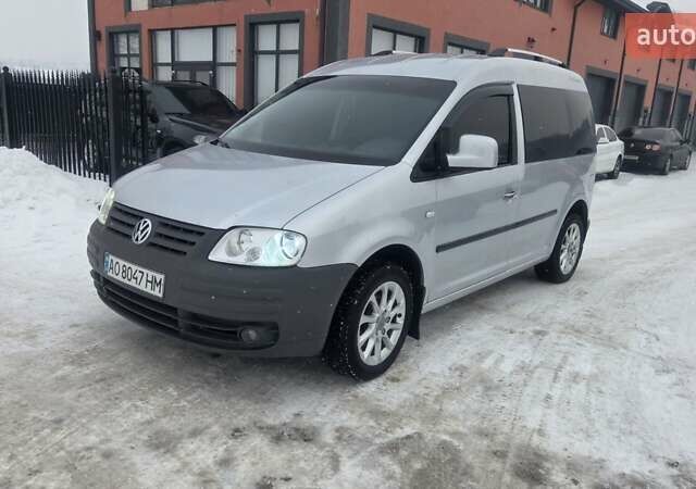 Серый Фольксваген Кадди, объемом двигателя 1.97 л и пробегом 342 тыс. км за 4950 $, фото 1 на Automoto.ua