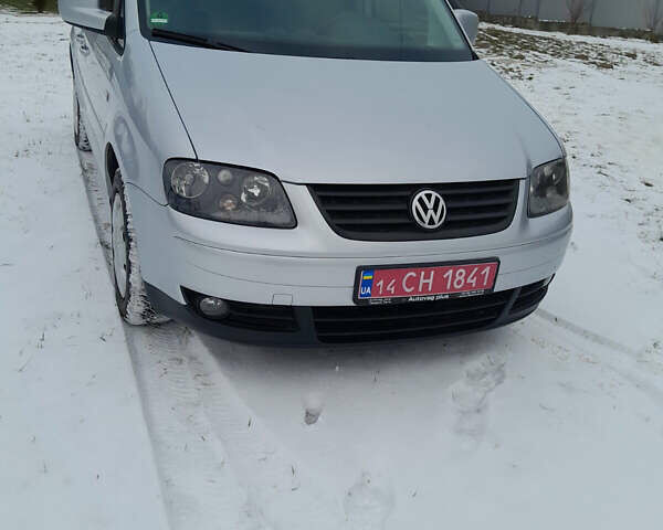 Серый Фольксваген Кадди, объемом двигателя 1.6 л и пробегом 250 тыс. км за 6200 $, фото 1 на Automoto.ua