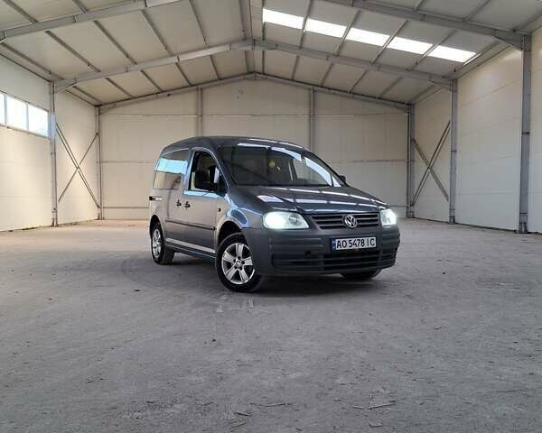 Серый Фольксваген Кадди, объемом двигателя 1.9 л и пробегом 340 тыс. км за 5600 $, фото 1 на Automoto.ua