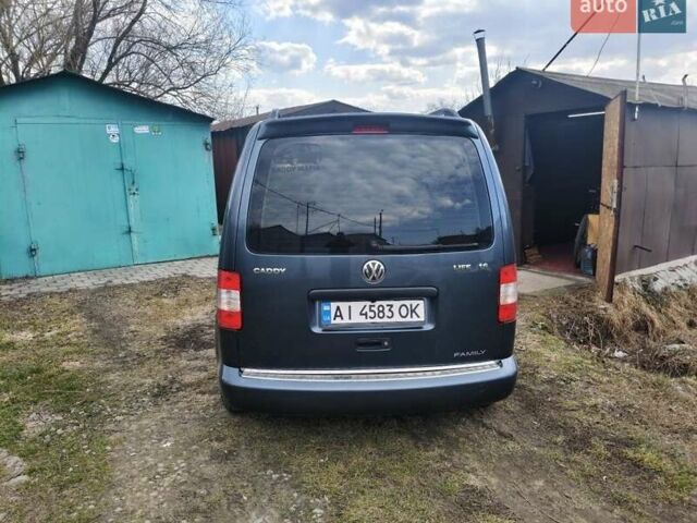 Серый Фольксваген Кадди, объемом двигателя 1.6 л и пробегом 274 тыс. км за 8000 $, фото 1 на Automoto.ua