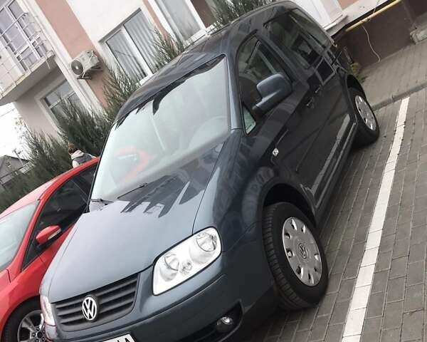 Серый Фольксваген Кадди, объемом двигателя 1.6 л и пробегом 190 тыс. км за 8000 $, фото 1 на Automoto.ua