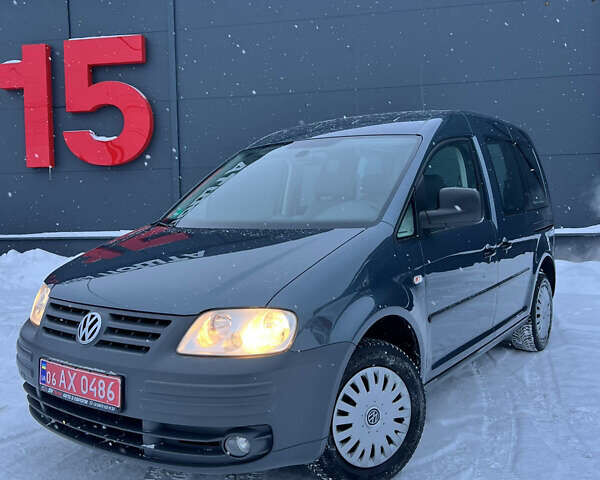 Сірий Фольксваген Кадді, об'ємом двигуна 1.6 л та пробігом 216 тис. км за 8400 $, фото 1 на Automoto.ua