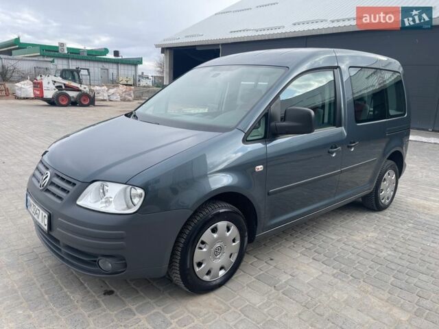 Серый Фольксваген Кадди, объемом двигателя 1.6 л и пробегом 191 тыс. км за 8999 $, фото 1 на Automoto.ua