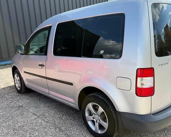 Серый Фольксваген Кадди, объемом двигателя 1.9 л и пробегом 185 тыс. км за 9300 $, фото 1 на Automoto.ua