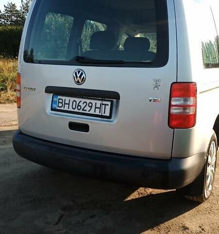 Серый Фольксваген Кадди, объемом двигателя 1.2 л и пробегом 263 тыс. км за 6700 $, фото 1 на Automoto.ua