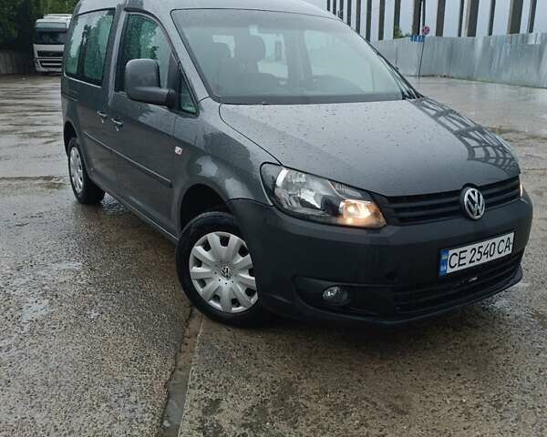 Серый Фольксваген Кадди, объемом двигателя 1.6 л и пробегом 260 тыс. км за 9000 $, фото 1 на Automoto.ua