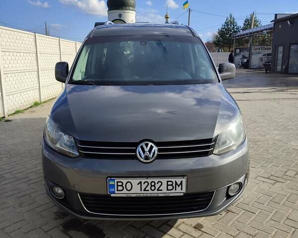 Сірий Фольксваген Кадді, об'ємом двигуна 2 л та пробігом 249 тис. км за 13000 $, фото 1 на Automoto.ua