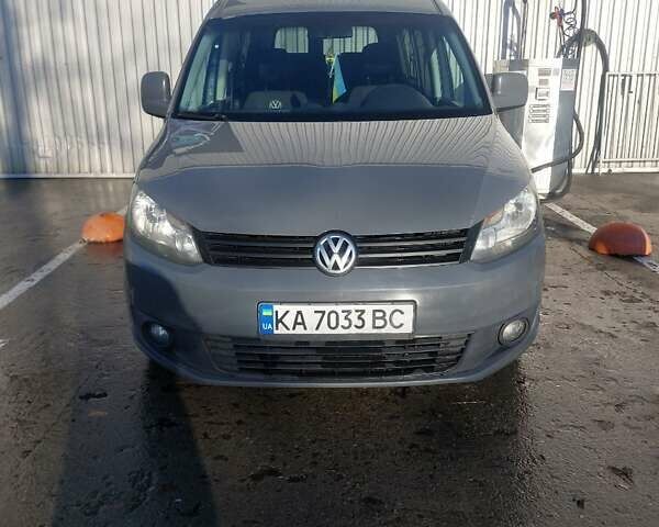 Серый Фольксваген Кадди, объемом двигателя 1.6 л и пробегом 304 тыс. км за 10500 $, фото 1 на Automoto.ua