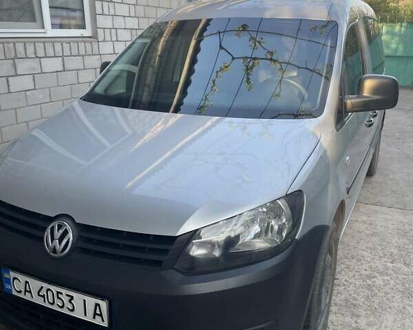 Фольксваген Кадди 2011 в Черкассах на Automoto.ua Серый Фольксваген Кадди, объемом двигателя 1.97 л и пробегом 100 тыс. км за 12500 $, фото 1 на Automoto.ua