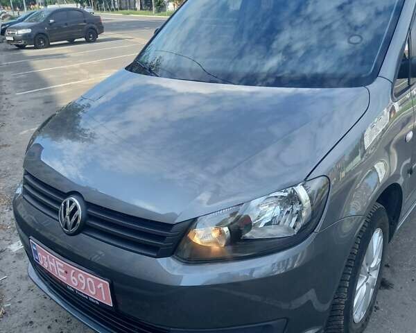 Сірий Фольксваген Кадді, об'ємом двигуна 1.6 л та пробігом 240 тис. км за 11400 $, фото 1 на Automoto.ua