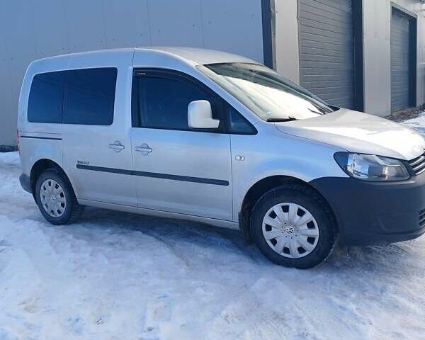 Серый Фольксваген Кадди, объемом двигателя 1.6 л и пробегом 180 тыс. км за 12000 $, фото 1 на Automoto.ua