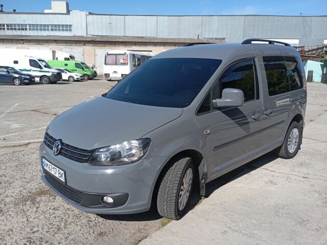 Серый Фольксваген Кадди, объемом двигателя 2 л и пробегом 268 тыс. км за 10700 $, фото 1 на Automoto.ua