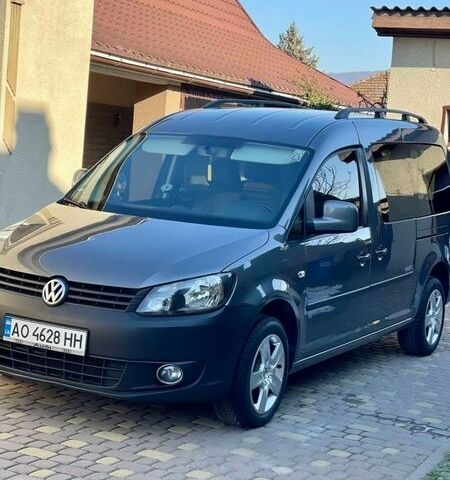 Серый Фольксваген Кадди, объемом двигателя 1.6 л и пробегом 315 тыс. км за 10500 $, фото 1 на Automoto.ua