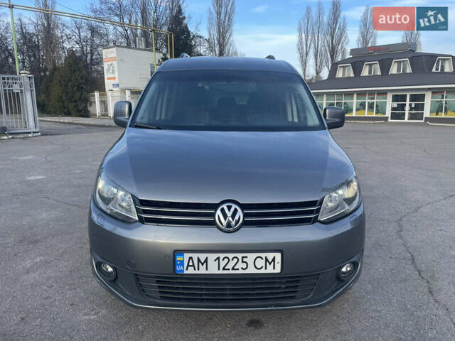 Серый Фольксваген Кадди, объемом двигателя 1.6 л и пробегом 266 тыс. км за 9500 $, фото 1 на Automoto.ua