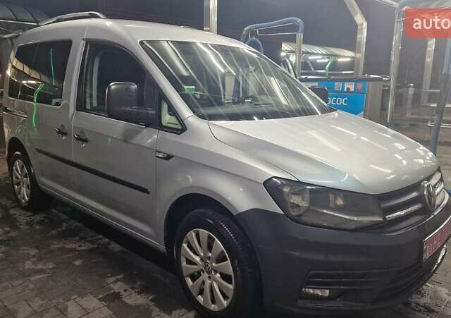 Сірий Фольксваген Кадді, об'ємом двигуна 2 л та пробігом 254 тис. км за 14700 $, фото 1 на Automoto.ua