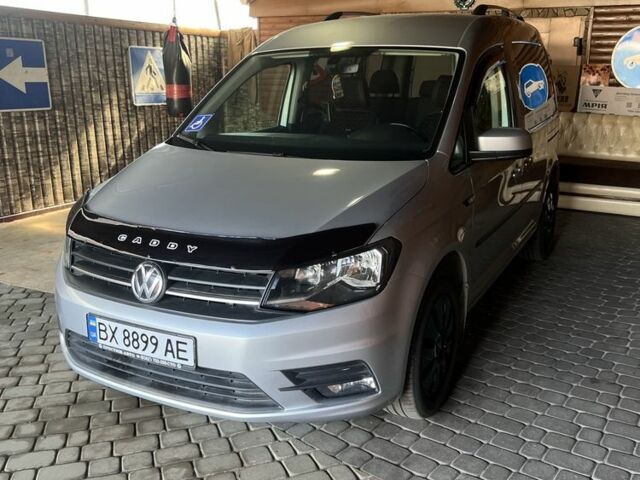 Серый Фольксваген Кадди, объемом двигателя 2 л и пробегом 126 тыс. км за 19500 $, фото 1 на Automoto.ua