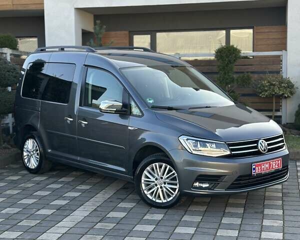 Серый Фольксваген Кадди, объемом двигателя 1.97 л и пробегом 175 тыс. км за 19750 $, фото 1 на Automoto.ua