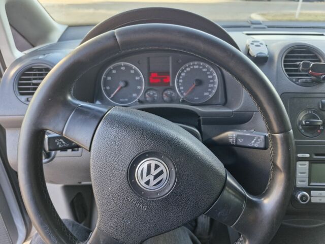 Сірий Фольксваген Кадді, об'ємом двигуна 1.6 л та пробігом 300 тис. км за 6000 $, фото 1 на Automoto.ua