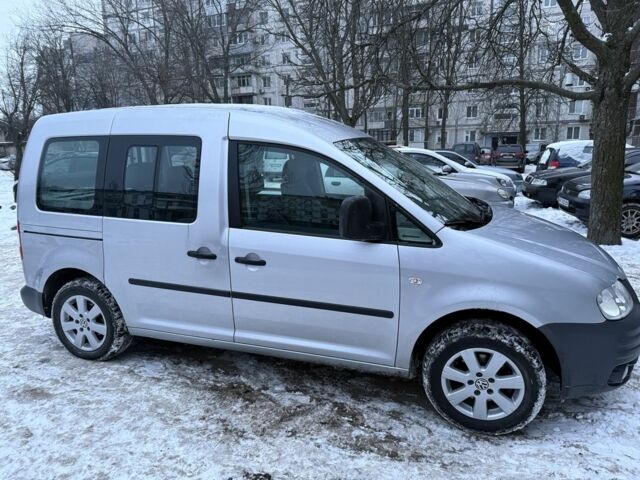 Сірий Фольксваген Кадді, об'ємом двигуна 1.4 л та пробігом 216 тис. км за 6700 $, фото 1 на Automoto.ua