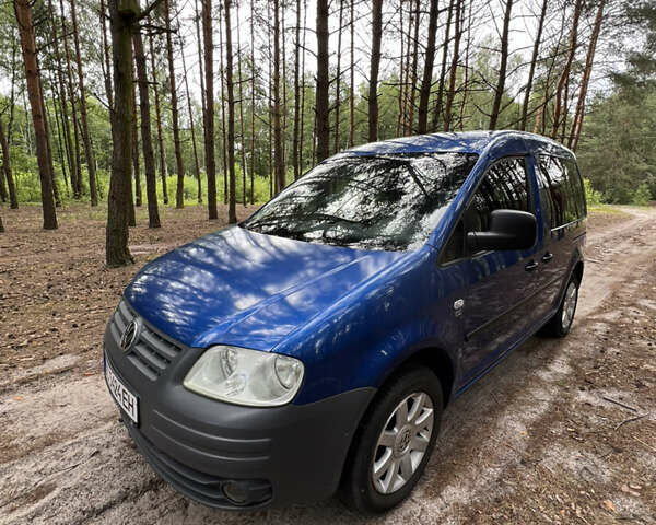 Синій Фольксваген Кадді, об'ємом двигуна 1.6 л та пробігом 367 тис. км за 5500 $, фото 1 на Automoto.ua