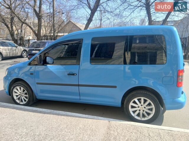Синій Фольксваген Кадді, об'ємом двигуна 1.6 л та пробігом 319 тис. км за 8477 $, фото 1 на Automoto.ua
