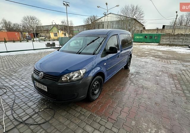Синий Фольксваген Кадди, объемом двигателя 1.6 л и пробегом 273 тыс. км за 9000 $, фото 1 на Automoto.ua