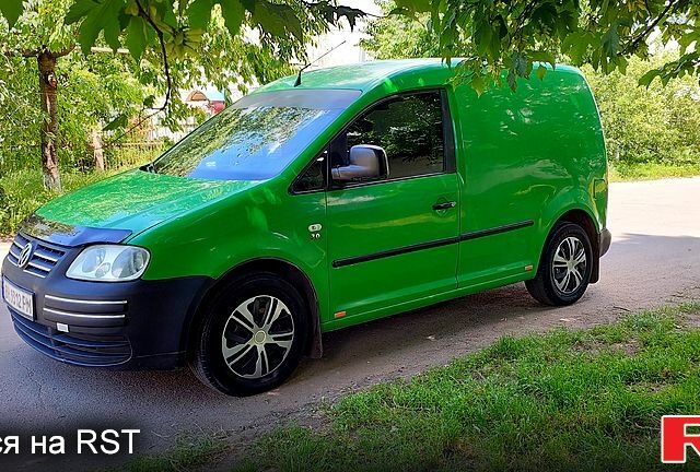 Зеленый Фольксваген Кадди, объемом двигателя 2 л и пробегом 400 тыс. км за 3700 $, фото 1 на Automoto.ua