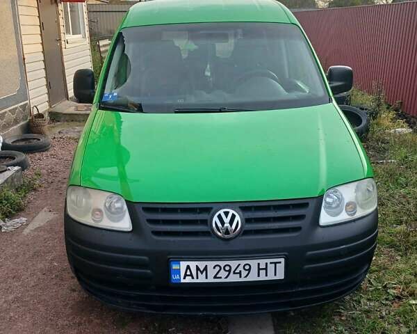 Зеленый Фольксваген Кадди, объемом двигателя 1.97 л и пробегом 320 тыс. км за 4000 $, фото 1 на Automoto.ua