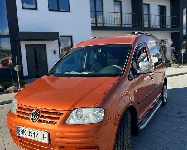 Оранжевый Фольксваген Кадди, объемом двигателя 1.9 л и пробегом 270 тыс. км за 6000 $, фото 1 на Automoto.ua