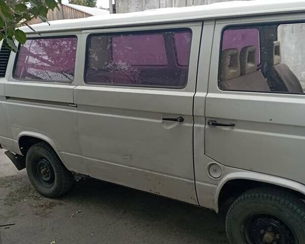 Белый Фольксваген Каравелла, объемом двигателя 1.6 л и пробегом 160 тыс. км за 2500 $, фото 1 на Automoto.ua