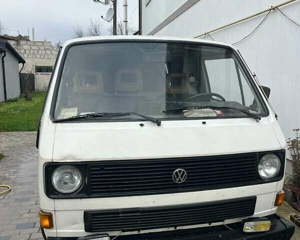 Білий Фольксваген Каравелла, об'ємом двигуна 1.6 л та пробігом 380 тис. км за 800 $, фото 1 на Automoto.ua