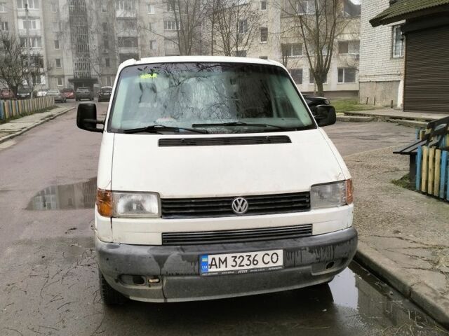 Белый Фольксваген Каравелла, объемом двигателя 1.9 л и пробегом 470 тыс. км за 2500 $, фото 1 на Automoto.ua
