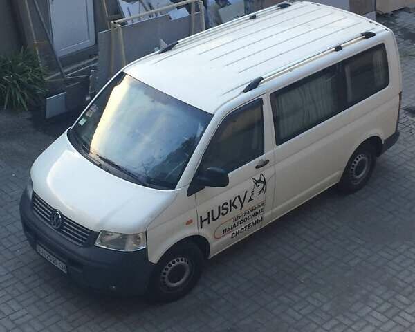 Белый Фольксваген Каравелла, объемом двигателя 0 л и пробегом 350 тыс. км за 8400 $, фото 1 на Automoto.ua