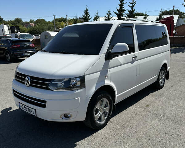 Белый Фольксваген Каравелла, объемом двигателя 1.97 л и пробегом 295 тыс. км за 19700 $, фото 1 на Automoto.ua