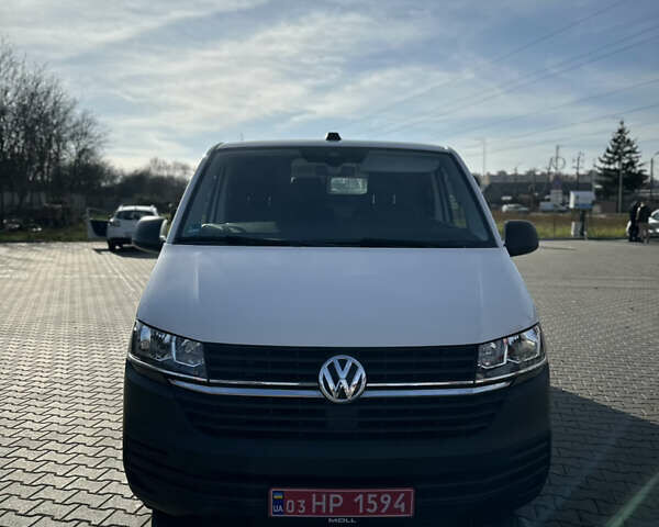 Белый Фольксваген Каравелла, объемом двигателя 1.97 л и пробегом 241 тыс. км за 23700 $, фото 1 на Automoto.ua