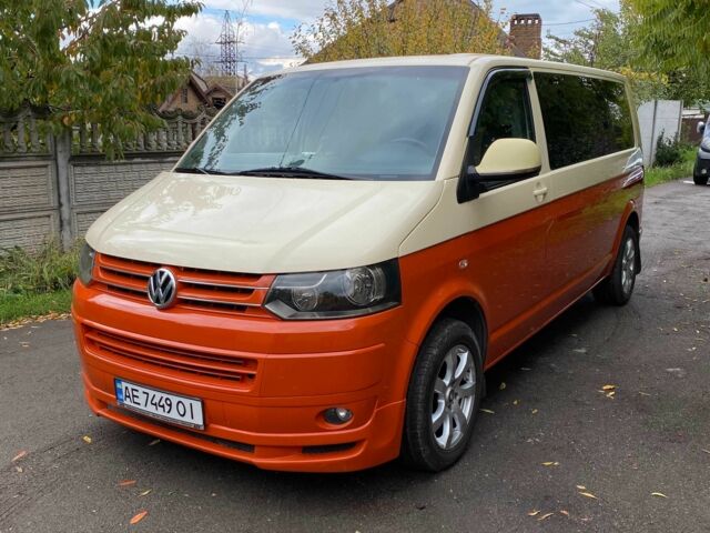 Бежевый Фольксваген Каравелла, объемом двигателя 2 л и пробегом 310 тыс. км за 15599 $, фото 1 на Automoto.ua