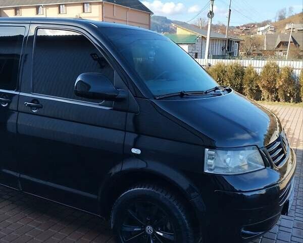 Чорний Фольксваген Каравелла, об'ємом двигуна 2.5 л та пробігом 270 тис. км за 10700 $, фото 1 на Automoto.ua