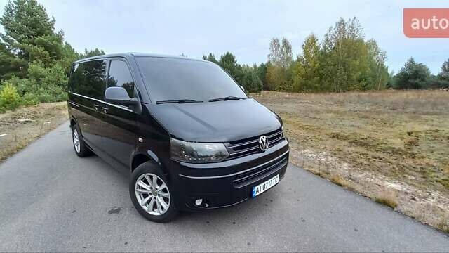 Черный Фольксваген Каравелла, объемом двигателя 1.97 л и пробегом 235 тыс. км за 19000 $, фото 1 на Automoto.ua