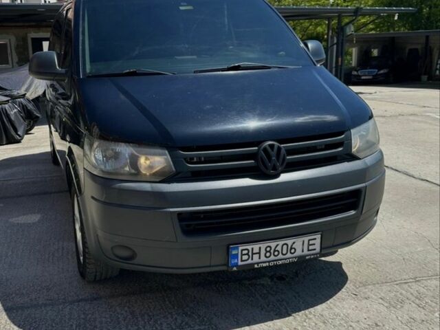 Черный Фольксваген Каравелла, объемом двигателя 2 л и пробегом 410 тыс. км за 15000 $, фото 1 на Automoto.ua