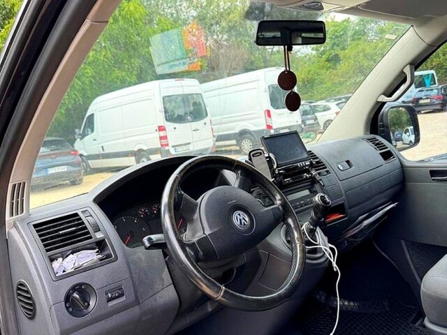 Фольксваген Каравелла 2008 у Одесі на Automoto.ua Чорний Фольксваген Каравелла, об'ємом двигуна 2.5 л та пробігом 350 тис. км за 8699 $, фото 1 на Automoto.ua