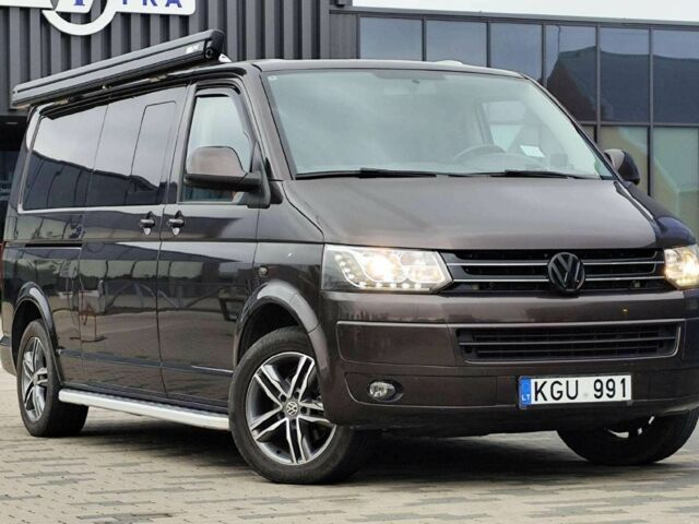 Коричневый Фольксваген Каравелла, объемом двигателя 2 л и пробегом 262 тыс. км за 10000 $, фото 1 на Automoto.ua