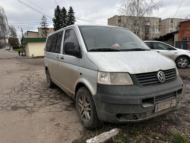 Серый Фольксваген Каравелла, объемом двигателя 1.9 л и пробегом 600 тыс. км за 3600 $, фото 1 на Automoto.ua