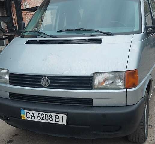 Серый Фольксваген Каравелла, объемом двигателя 1.9 л и пробегом 450 тыс. км за 4000 $, фото 1 на Automoto.ua