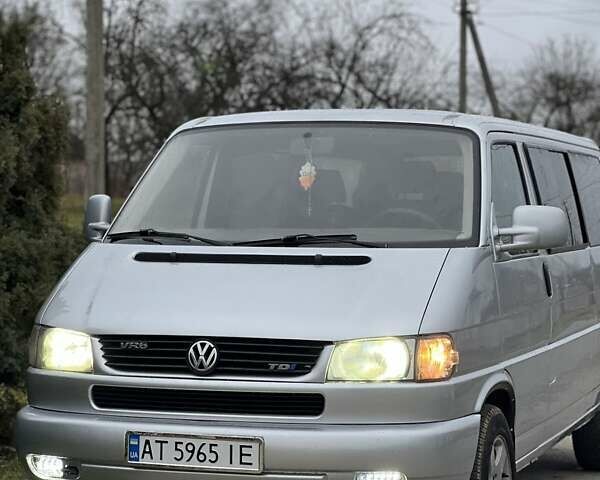 Серый Фольксваген Каравелла, объемом двигателя 2.5 л и пробегом 510 тыс. км за 9499 $, фото 1 на Automoto.ua