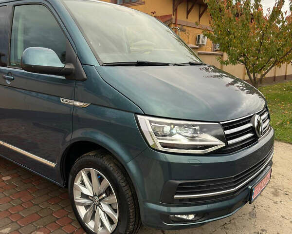 Серый Фольксваген Каравелла, объемом двигателя 1.97 л и пробегом 181 тыс. км за 33500 $, фото 1 на Automoto.ua