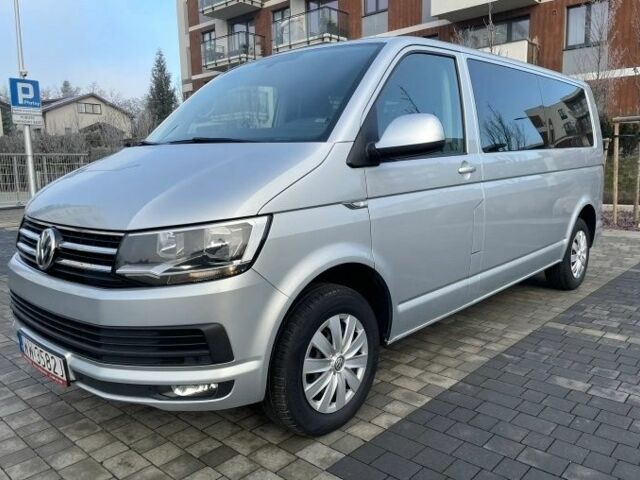 Серый Фольксваген Каравелла, объемом двигателя 2 л и пробегом 165 тыс. км за 13200 $, фото 1 на Automoto.ua